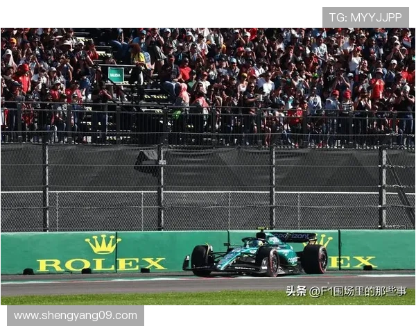 F1赛季终极对决 红牛车队与梅赛德斯展开激烈争夺冠军宝座