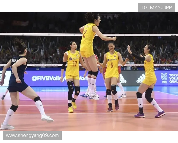 中国女排逆袭夺冠,东京奥运会表现引发国内外热议