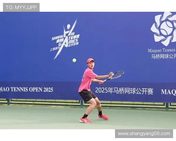 新一轮网球赛季拉开帷幕 大师赛战况激烈 各大名将争夺冠军荣耀