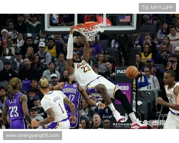 詹姆斯携湖人队再战新赛季 NBA球员动向引爆全联盟关注