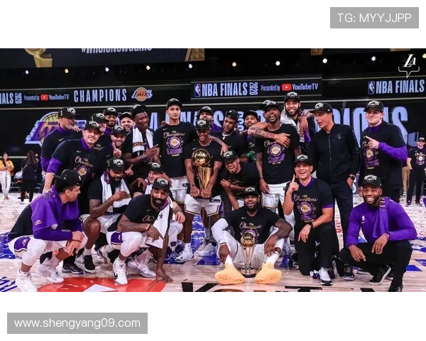 詹姆斯领衔湖人逆袭勇士 夺取赛季关键胜利展现冠军级实力